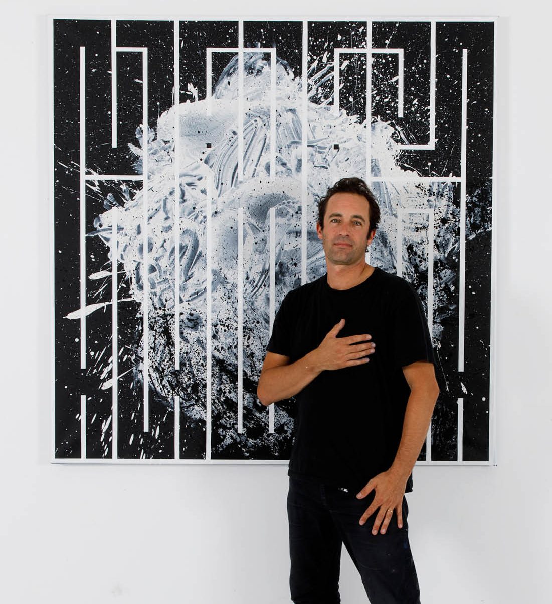 Portrait de l'artiste L'Atlas (Jules Dedet Granel), présenté à H.D Galerie, Expositions "Révélations" Gravity et District 13 Art Fair, 45 Rue Vivienne, Paris 2 Portrait de l'artiste L'Atlas (Jules Dedet Granel), présenté à H.D Galerie, Expositions "Révélations" Gravity et District 13 Art Fair.