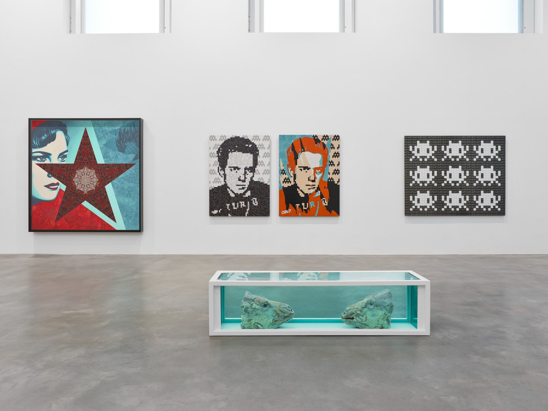 Œuvres d’Invader dans l’exposition Triple Trouble