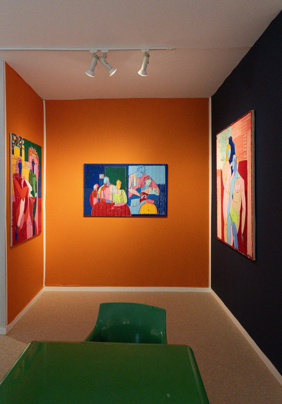 Vue du stand de Xavier de Vilmorin à la Moderne Art Fair 2026 à Paris, avec plusieurs peintures figuratives exposées par H.D Galerie.