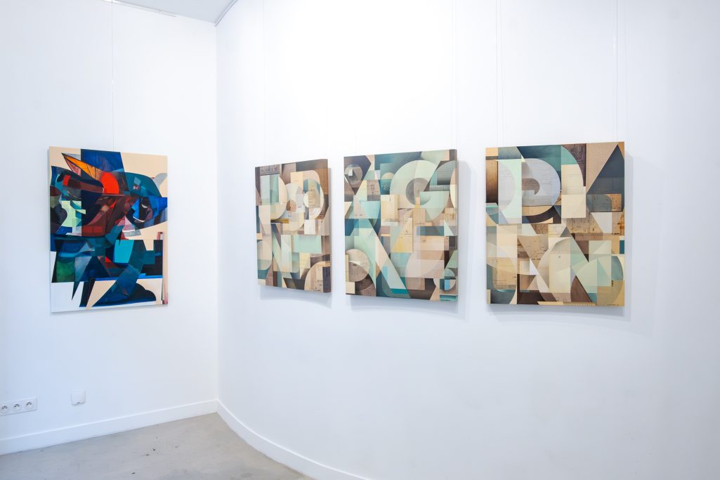 Accrochage de l'Exposition "Interférences" en duo Show, par Pavel Rtue, présentée à H.D Galerie, 45 Rue Vivienne, Paris 2, Novembre 2024