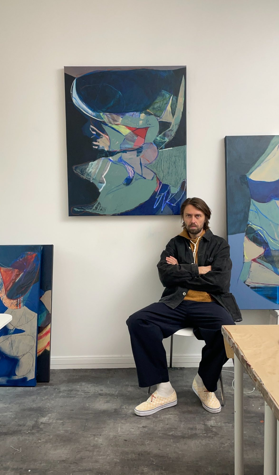 Portrait de l'artiste TANC, présenté à H.D Galerie, Expositions "Au-delà du réel", 45 Rue Vivienne, Paris 2, Juin-Juillet 2024 Portrait de l'artiste TANC, présenté à H.D Galerie, Expositions "Au-delà du réel", 45 Rue Vivienne, Paris 2, Juin-Juillet 2024