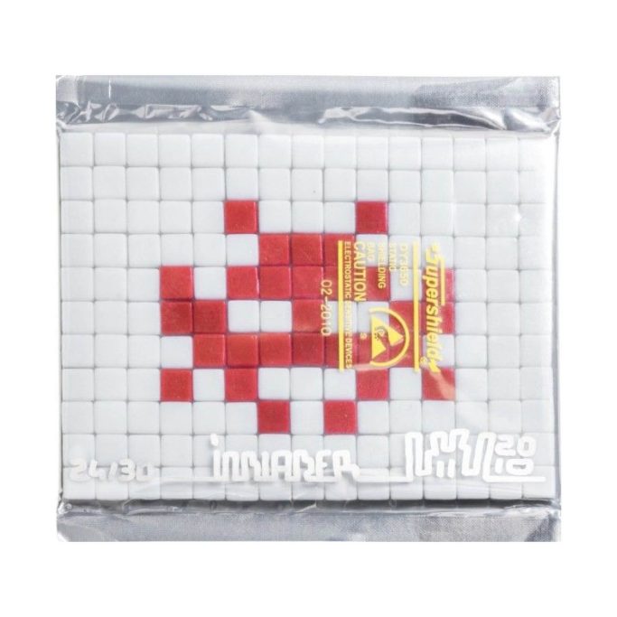 Space Invader - Invasion Kit 13, Présentée à H.D Galerie, 45 Rue Vivienne, Paris 2 Space Invader - Invasion Kit 13, Présentée à H.D Galerie, 45 Rue Vivienne, Paris 2