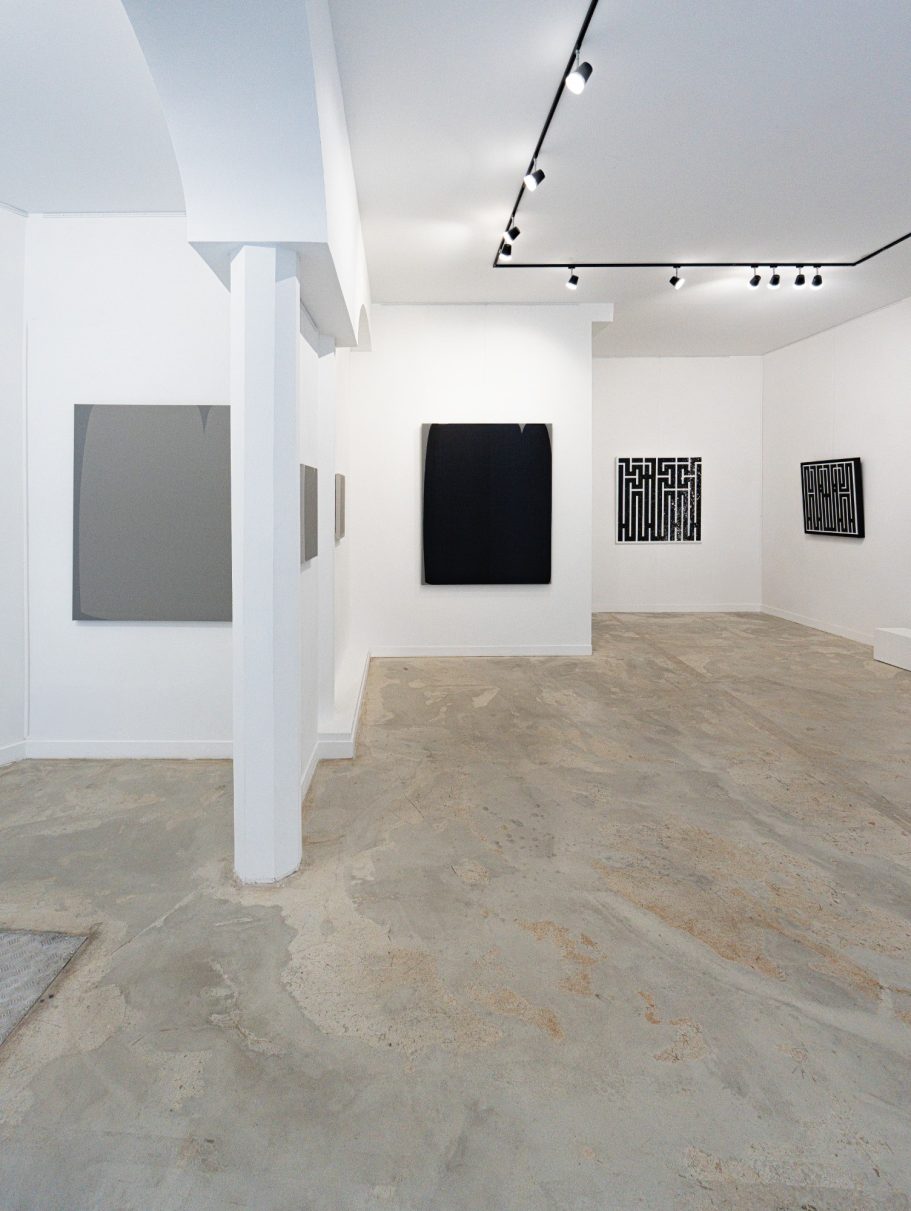 Vue de l'exposition Gravity chez H.D Galerie à Paris