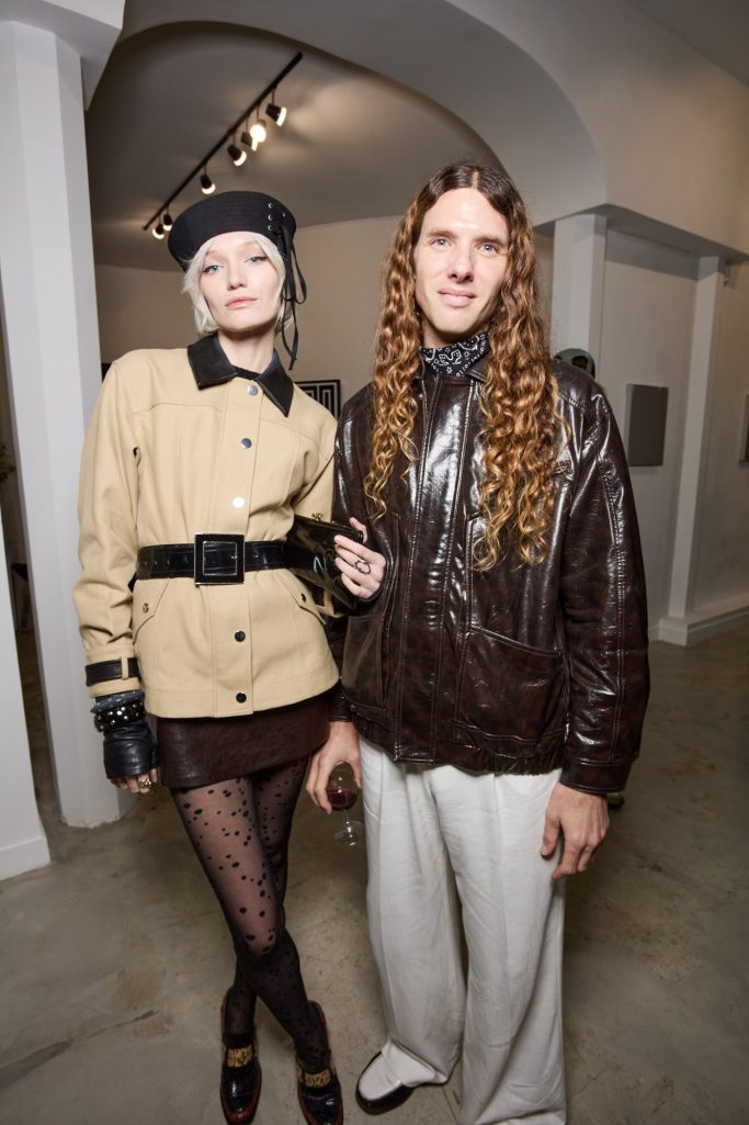 Invités au vernissage de Gravity chez H.D Galerie