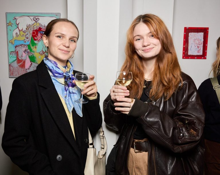 Invités au vernissage, exposition Naître à soi, Xavier de Vilmorin, Xavier de Vilmorin, H.D Galerie, Paris, 45 Rue Vivienne, Paris 2