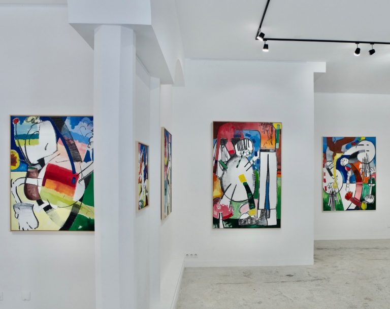 Accrochage de l'exposition Diary of madman par l'artiste Silvio Mildo, Mai 2025, H.D Galerie, 45 Rue Vivienne, Paris 2 Accrochage de l'exposition Diary of madman par l'artiste Silvio Mildo, Mai 2025, H.D Galerie, 45 Rue Vivienne, Paris 2