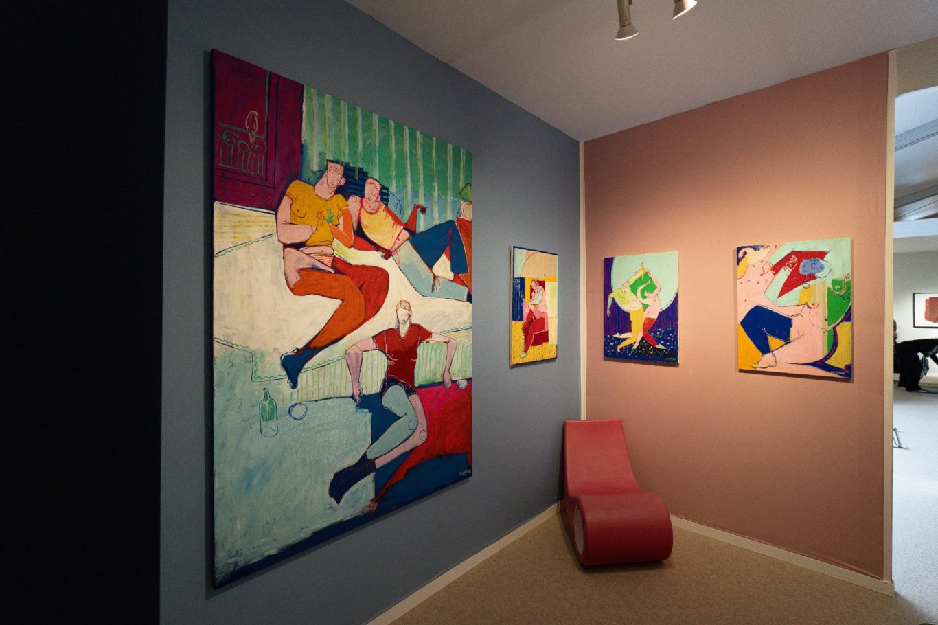 Vue du stand de Xavier de Vilmorin à la Moderne Art Fair 2026 à Paris, avec plusieurs peintures figuratives exposées par H.D Galerie.