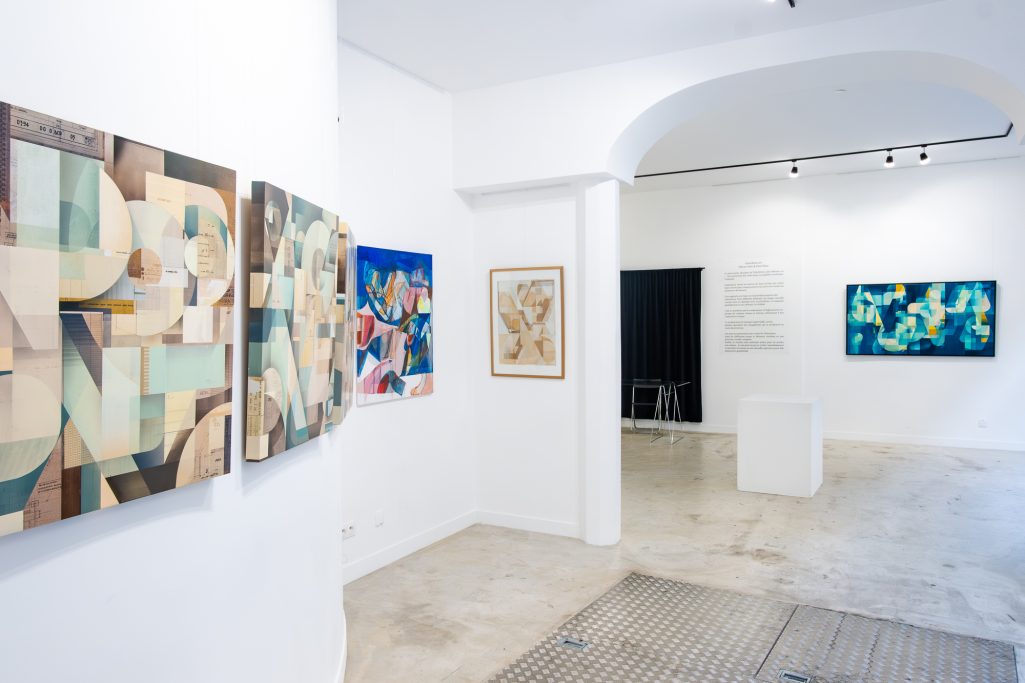 Accrochage de l'Exposition "Interférences" en duo Show, par Olivier Swiz, présentée à H.D Galerie, 45 Rue Vivienne, Paris 2, Novembre 2024 Accrochage de l'Exposition "Interférences" en duo Show, par Olivier Swiz, présentée à H.D Galerie, 45 Rue Vivienne, Paris 2, Novembre 2024