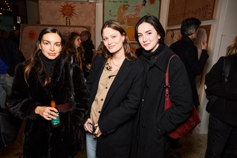 Vernissage Rizz — Soleil d’hiver chez H.D Galerie Ambiance du vernissage de l’exposition Soleil d’hiver de Rizz chez H.D Galerie, rue Vivienne à Paris.