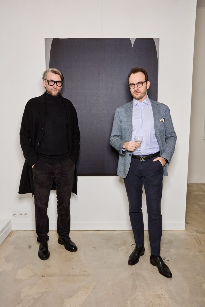 Collectionneurs et artiste lors du vernissage de Gravity