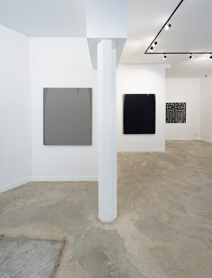 Accrochage de l'Exposition "Gravity" par Alex Kuznetsov, Duo Show, H.D Galerie, 45 Rue Vivienne, Paris 2, janvier - février 2025 Accrochage de l'Exposition "Gravity" par Alex Kuznetsov, Duo Show, H.D Galerie, 45 Rue Vivienne, Paris 2, janvier - février 2025