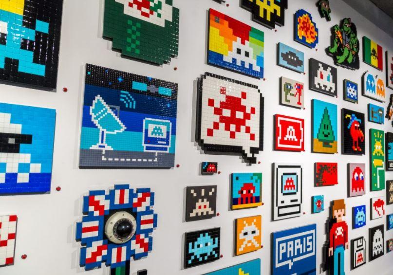 Invader - Exposition Hello my name is - Paris - 2017 Invader - Exposition Hello my name is - Paris - 2017